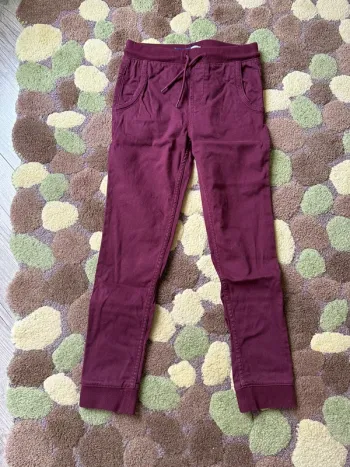 Pantalon carrot okaidi garçon rouge bordeaux