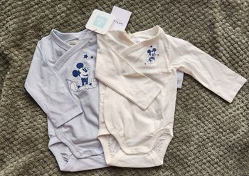 Lot 2 bodies Mickey neuf 6-9mois