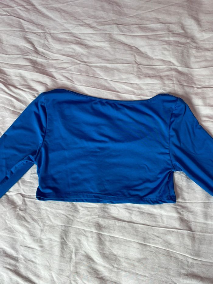 Crop top très court - photo numéro 3