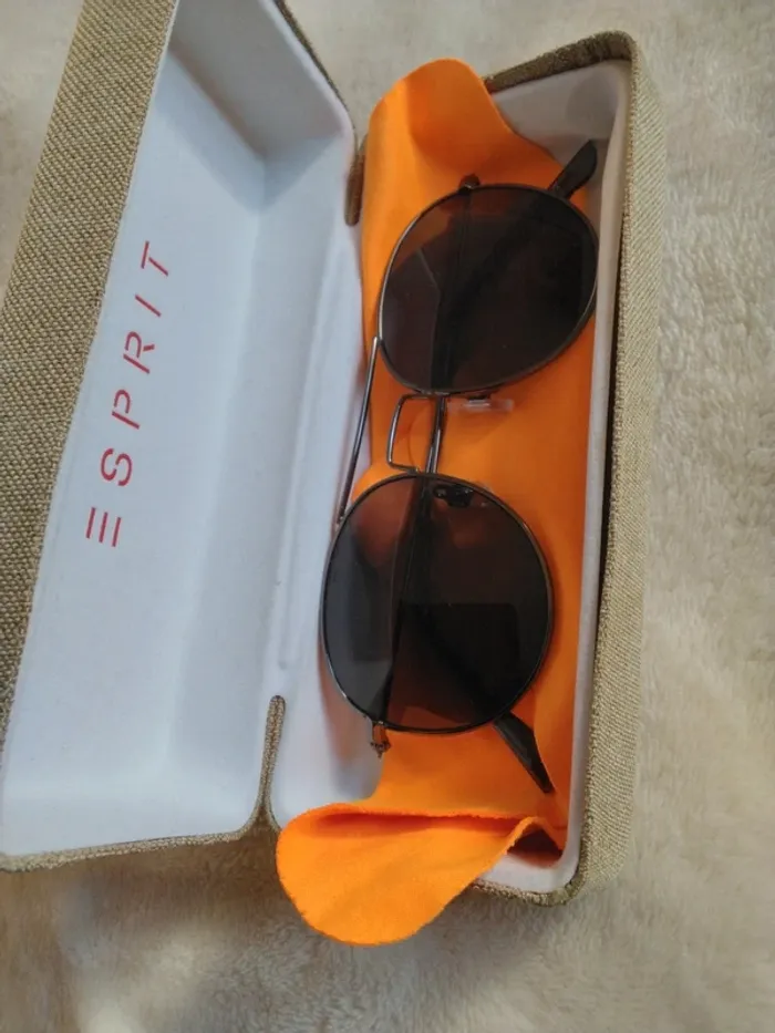 Lunette de soleil Esprit - photo numéro 2