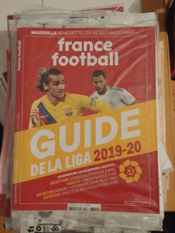 Gros lot 27 France Football 2019 neuf jamais ouvert NEW magazine foot