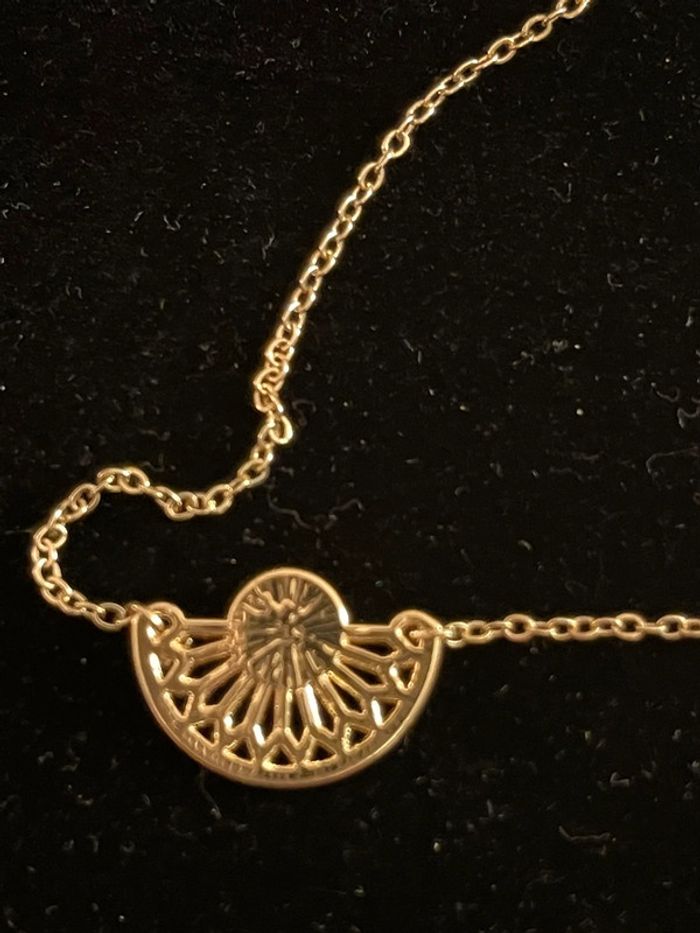 collier doré - photo numéro 6