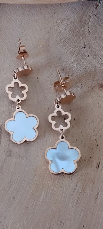 Boucles d'oreilles 3 fleurs