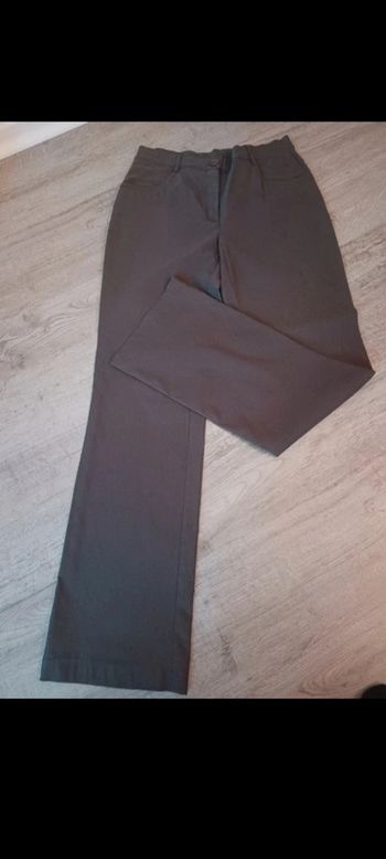 Pantalon stretch couleur chocolat Taille 40 neuf Kalais