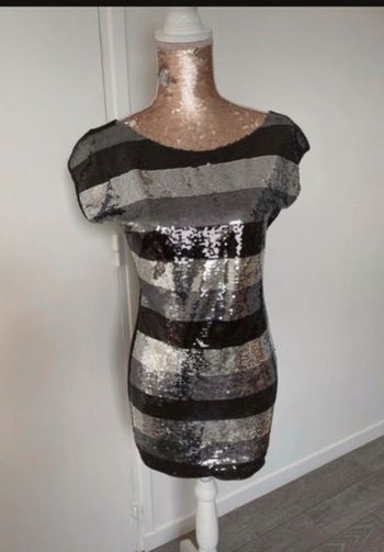 Robe courte de fetes sequins argenté noirs Naf naf S