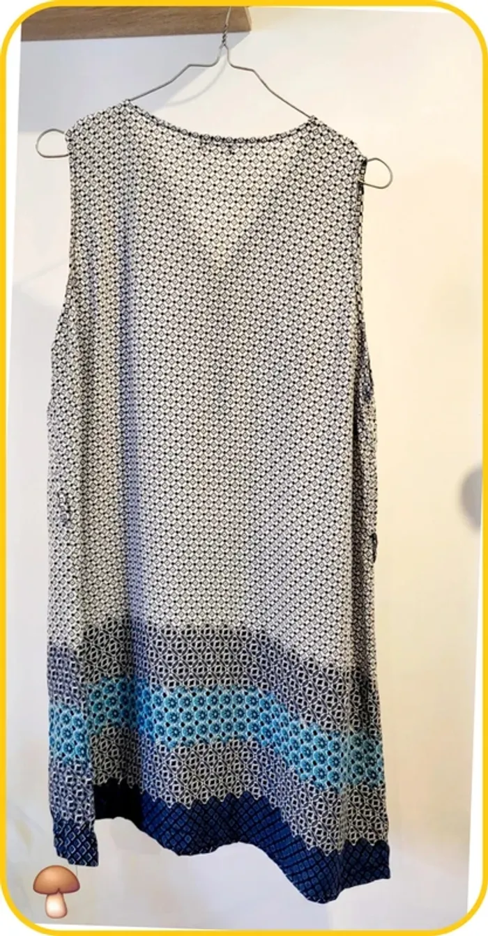Robe sans manches imprimée géométrique – Kaylla – Taille XL/XXL
- Très bon état - Blanc Noir Bleu - photo numéro 5