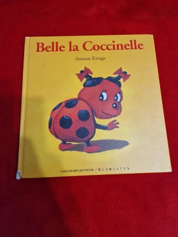Livre 2 drôles de petites bêtes belle la coccinelle
