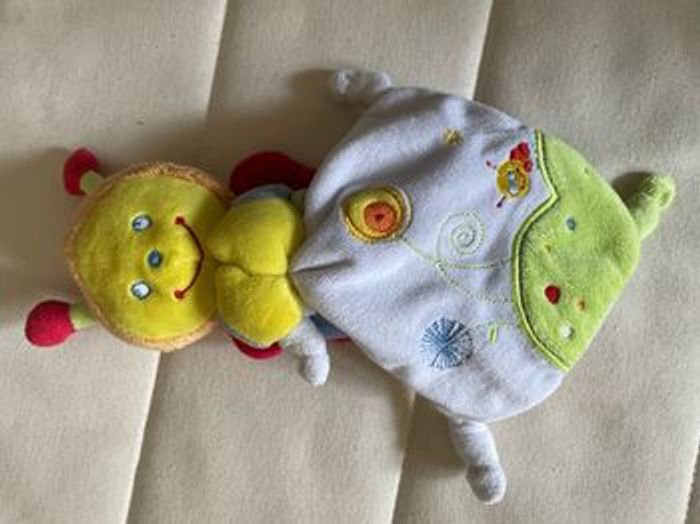 NEUF Doudou Abeille NEUF marque pommette - photo numéro 3