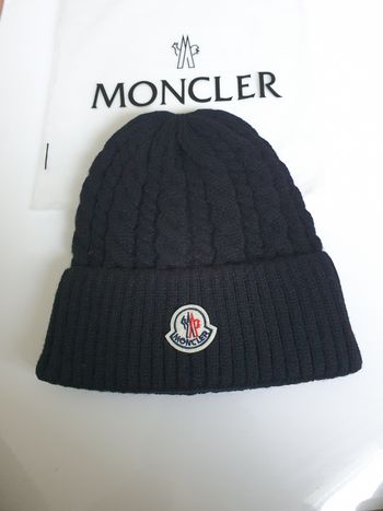 bonnet moncler neuf