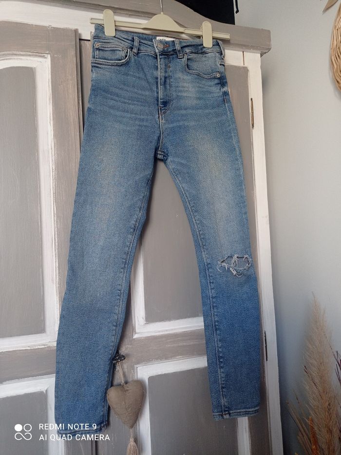 Jean slim Zara taille haute 36 ou S en tbe