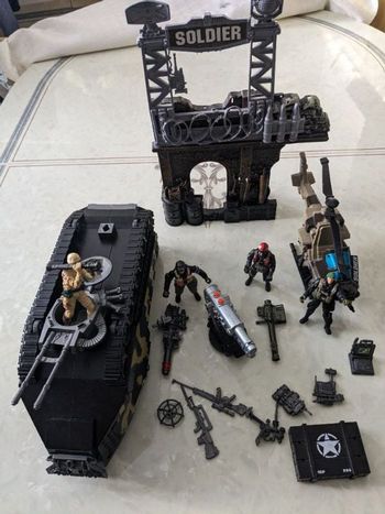 Jouet et figurines soldier force.