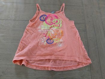 Debardeur fille 5ans en très bon état