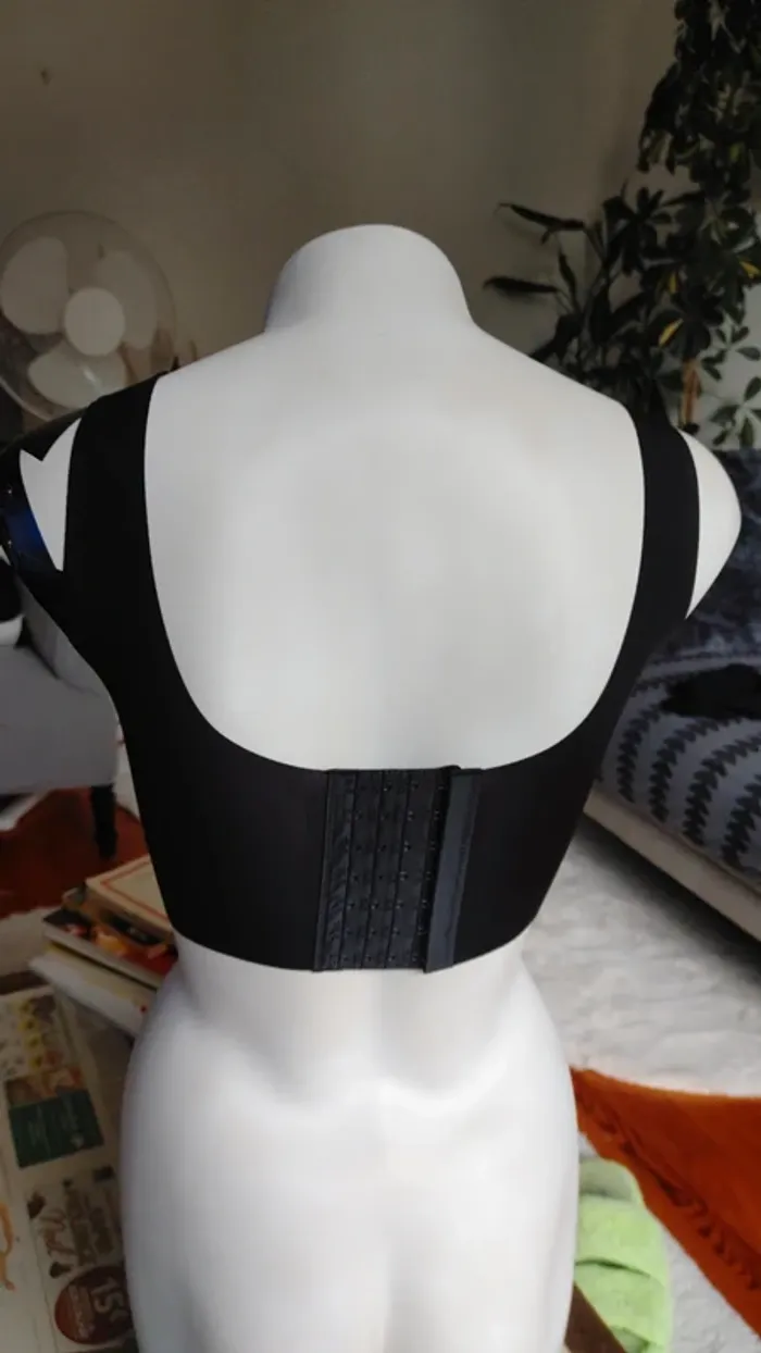 Soutien gorge brassière noir en nylon polyamide invisible - photo numéro 2
