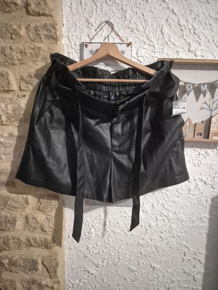 Très joli short simili taille haute Kiabi taille 48