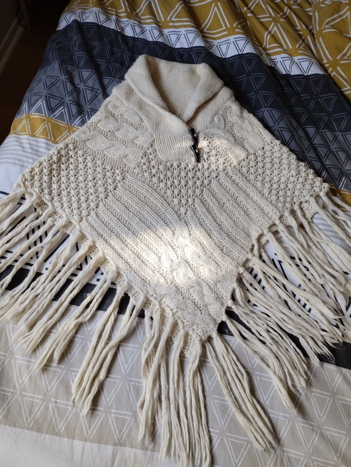 Poncho en laine H&M taille unique - photo numéro 4