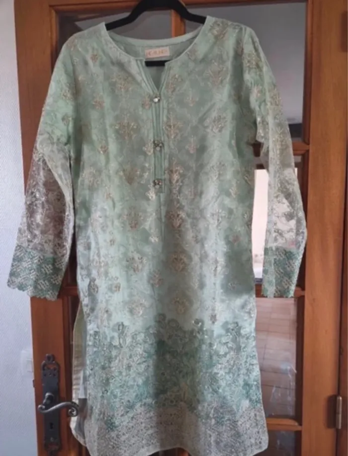 Lot de 2 ensembles - photo numéro 2