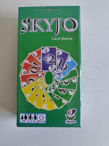 Skyjo jeu de société Neuf jamais utilisé et blister régle français