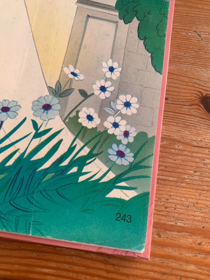 Livre enfant - Grand et gros livre 253 pages - Dix Contes Merveilleux - La petite sirène, Pinocchio. - photo numéro 7