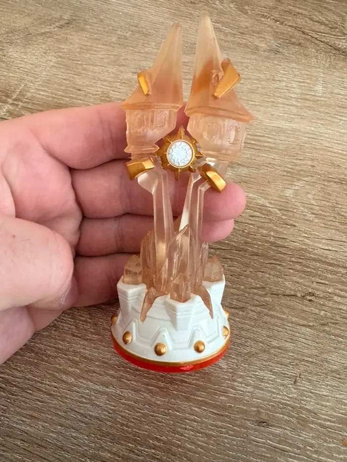 Figurine skylanders trap team sunscraper spire