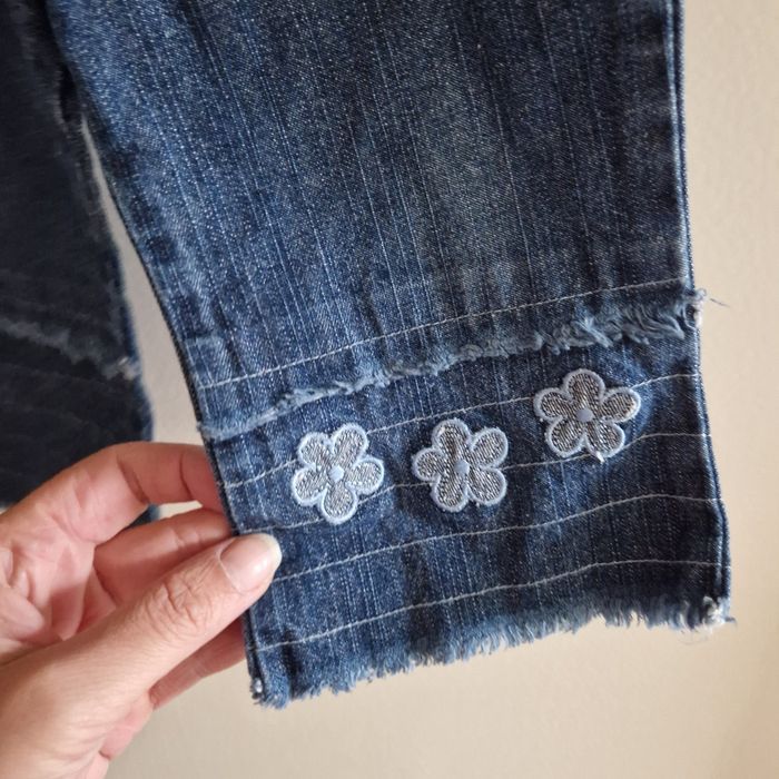 1 an jean bleu avec broderie - photo numéro 2