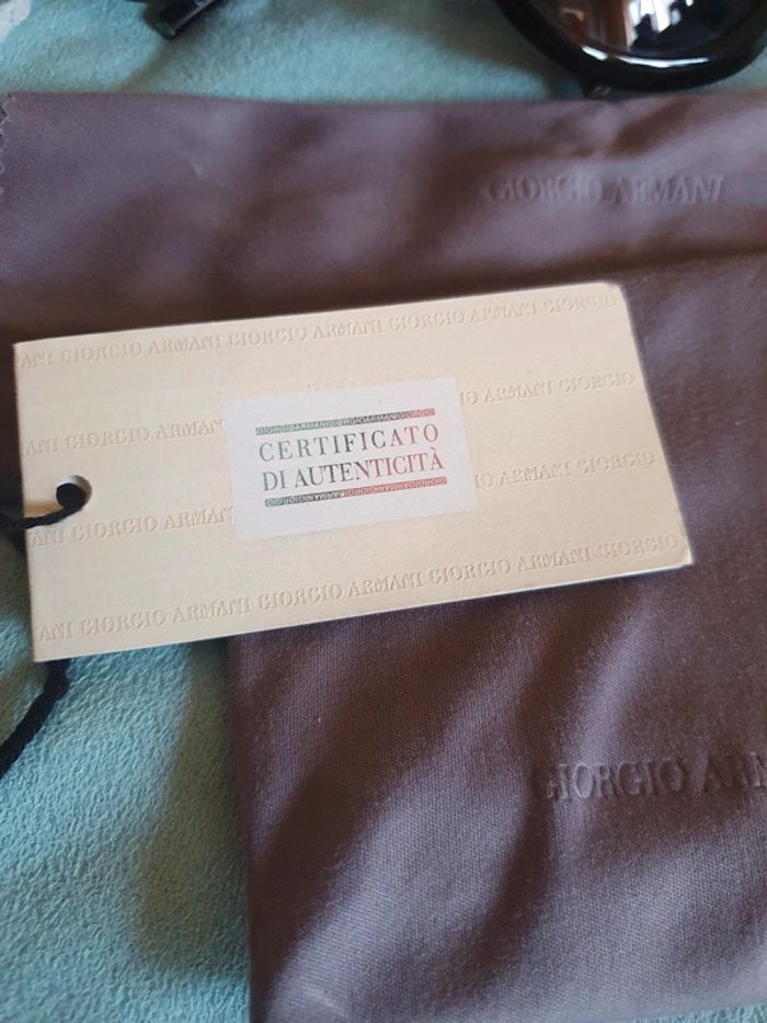 🐾Superbes lunettes de soleil Giorgio Armani🐾 - photo numéro 4