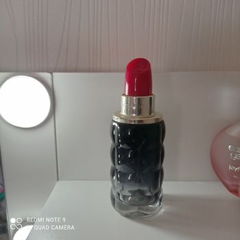Flacon rouge à lèvres déco