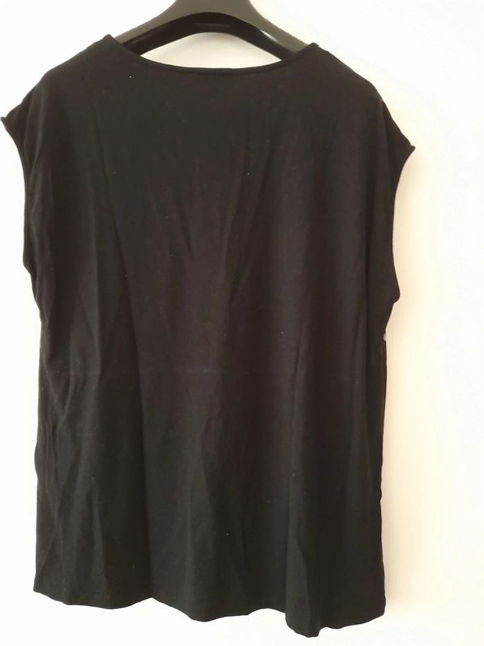 Blouse manches courtes et décolleté V - photo numéro 3