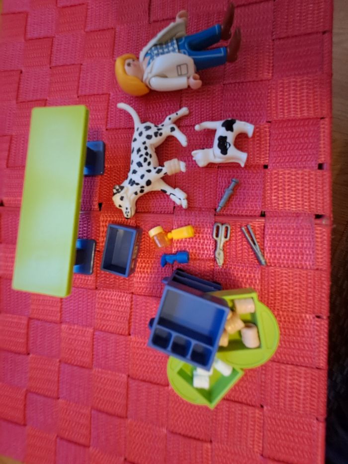 Vétérinaire et mini ferme playmobil - photo numéro 2