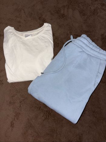 Lot de deux vêtements fille taille 12 ans en très bon état