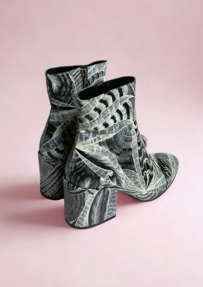 Bottines à talons imprimé graphique edgy arty vibes Dries Van Noten Taille 36 - photo numéro 4