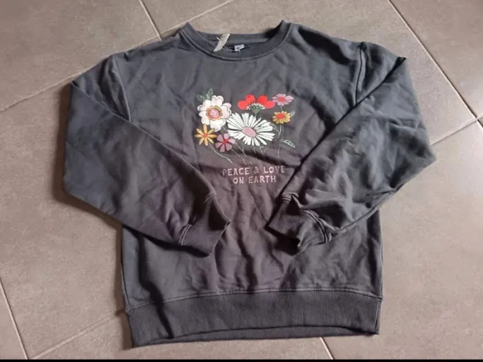 Sweat gris  fleurs