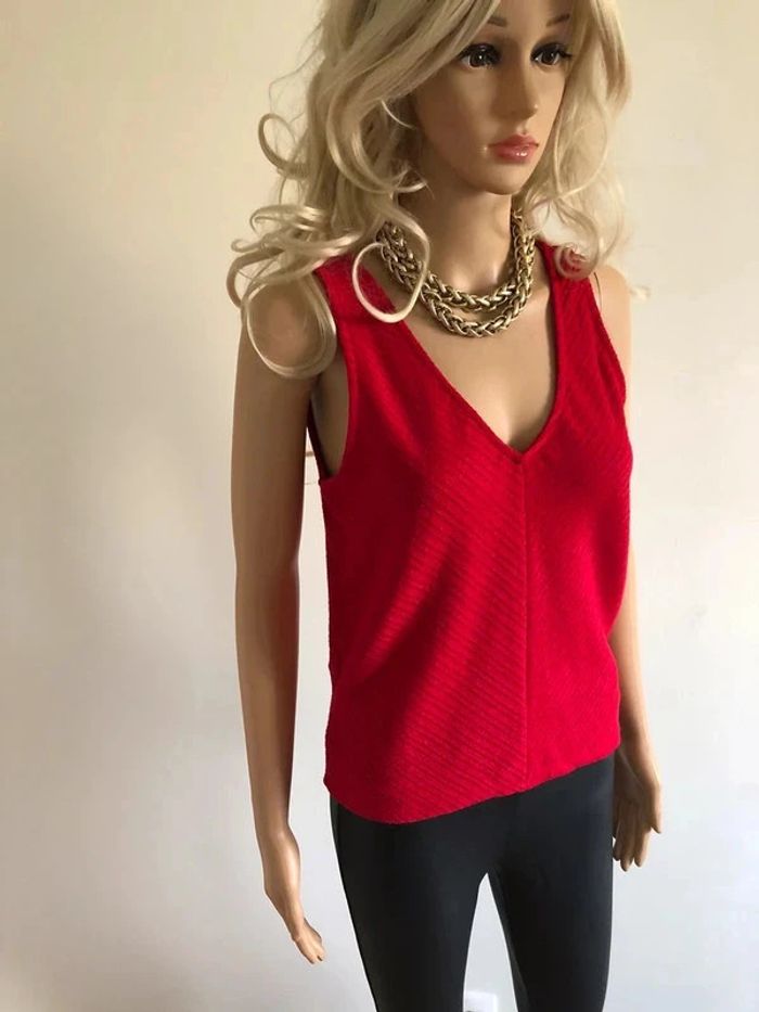 Haut rouge sans manches Mango taille M jamais porté - photo numéro 2