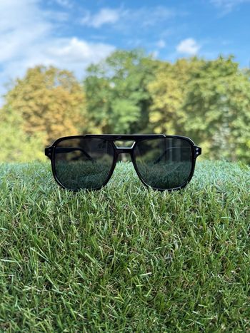 Lunette de soleil noire