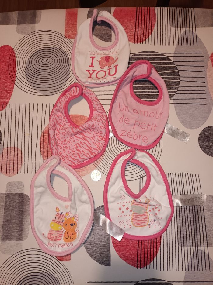 Lot 5 bavoirs đź‘§