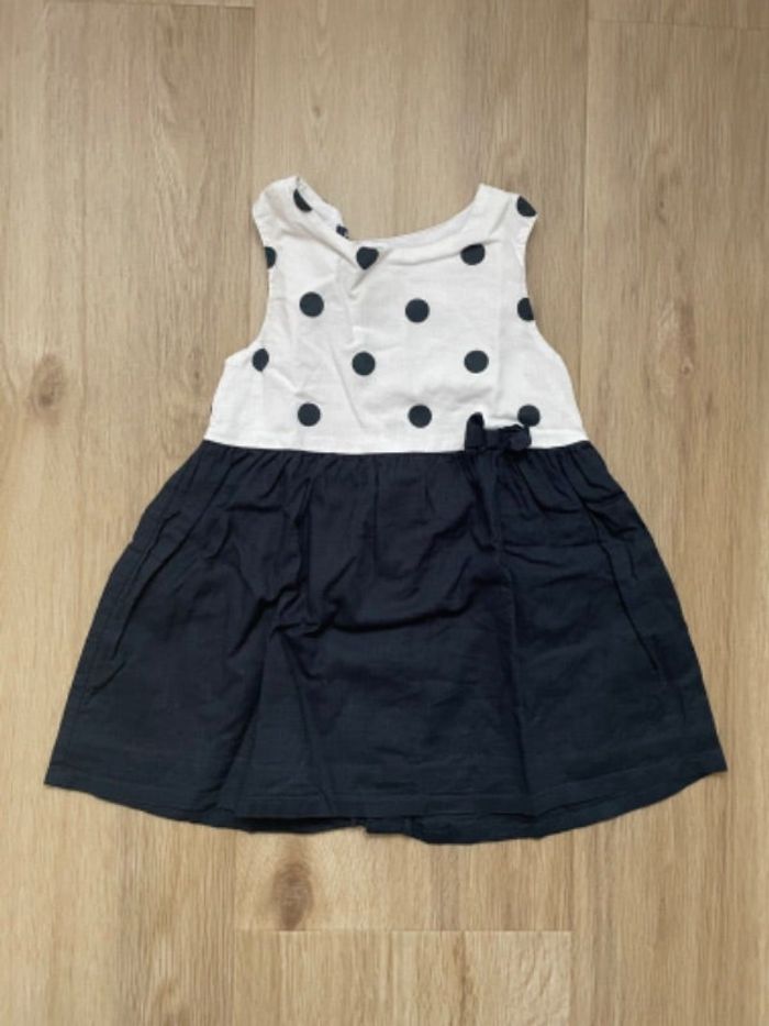 Robe Kiabi marine et blanche 9 mois