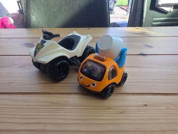 🚚 Lot de 2 véhicules jouets – Quad & Camion malaxeur Smoby