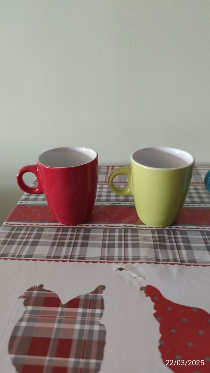 4 tasses colorées - photo numéro 3