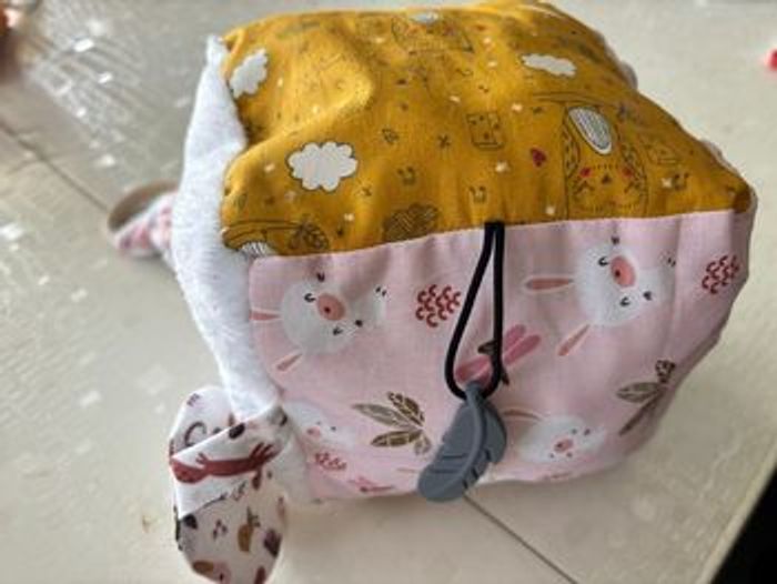 Cube d’activité artisanal neuf pour bébé fille - photo numéro 5