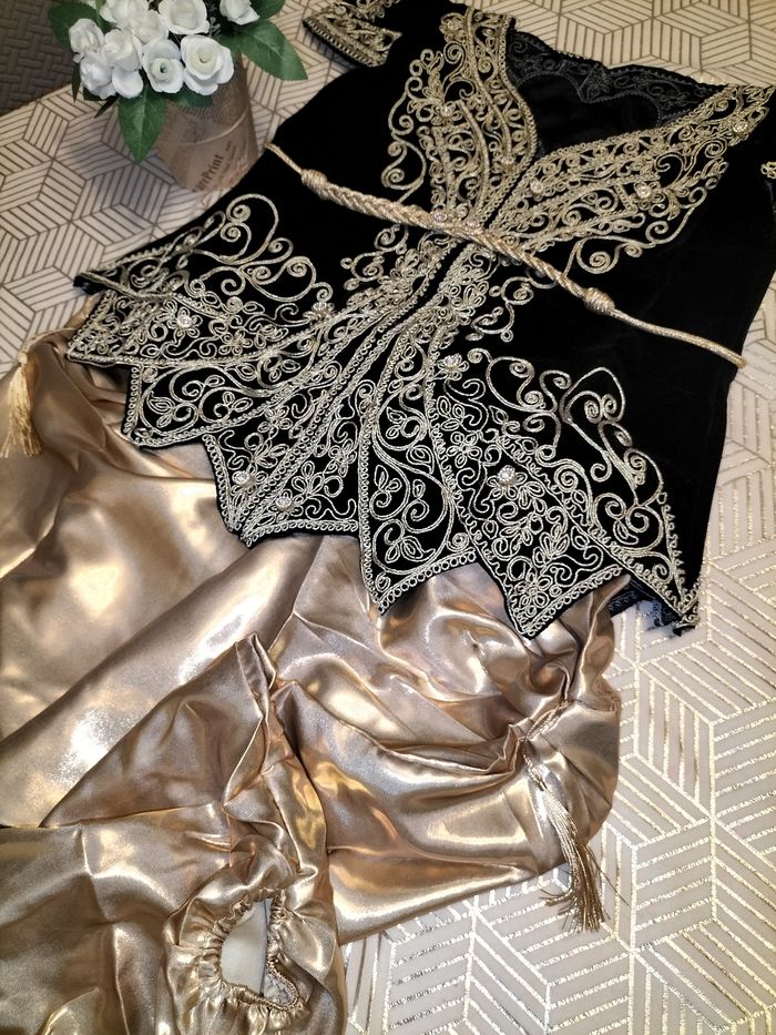 Tenu traditionnel karakou Algérois