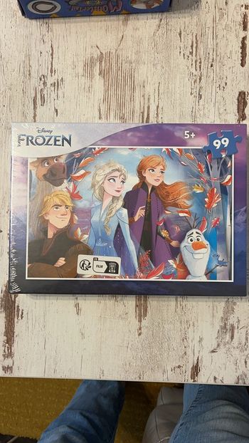 Puzzle reine des neiges neuf
