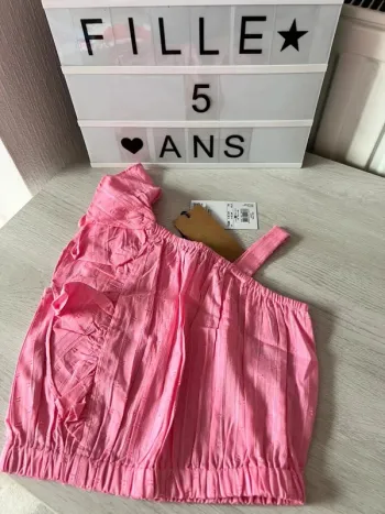 Superbe blouse OVS 4-5 ans rose neuve