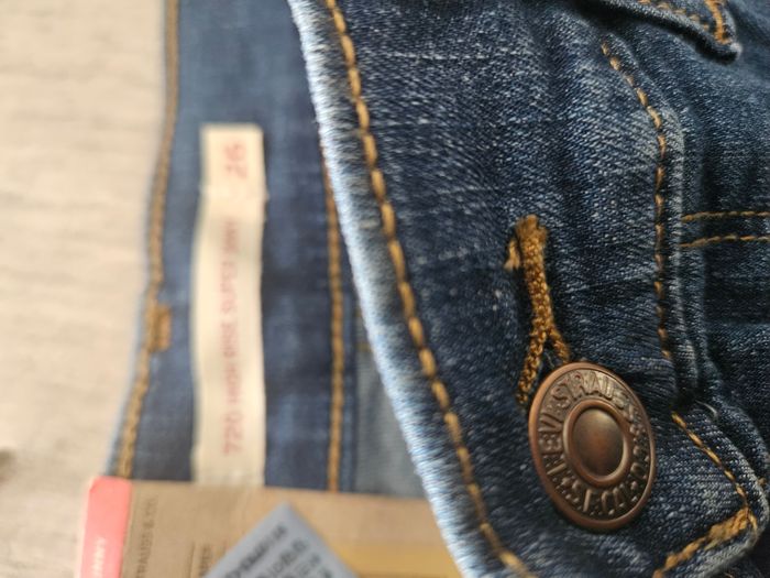 Jean levi's taille 36 - photo numéro 7
