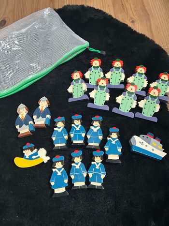 Lot figurines en bois