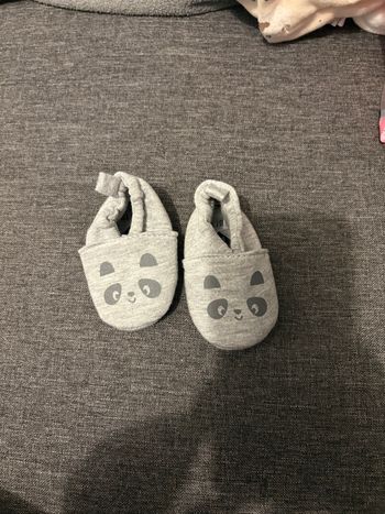 Chausson bébé gris