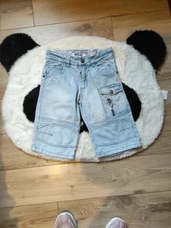 💙bermuda en jean  💙orchestra  💙 Taille : 10 ans 140 cm 💙État : très bon état