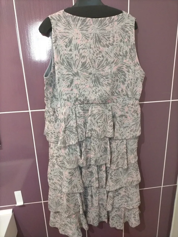Robe à volants taille 40 - photo numéro 3