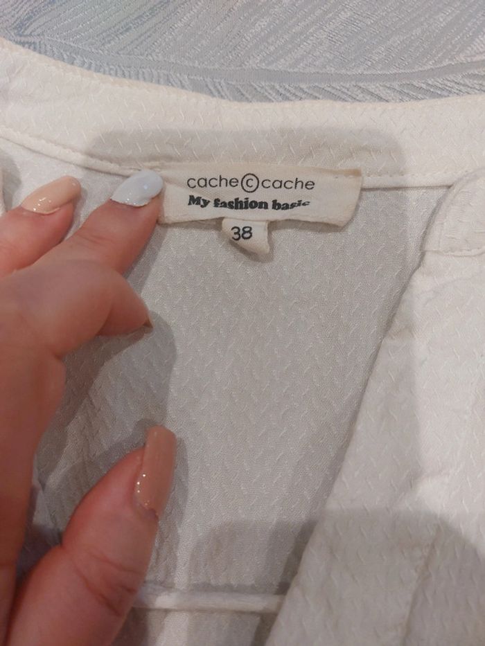 Blouse blanche Taille M / 38 Cache noir Très bon état - photo numéro 3