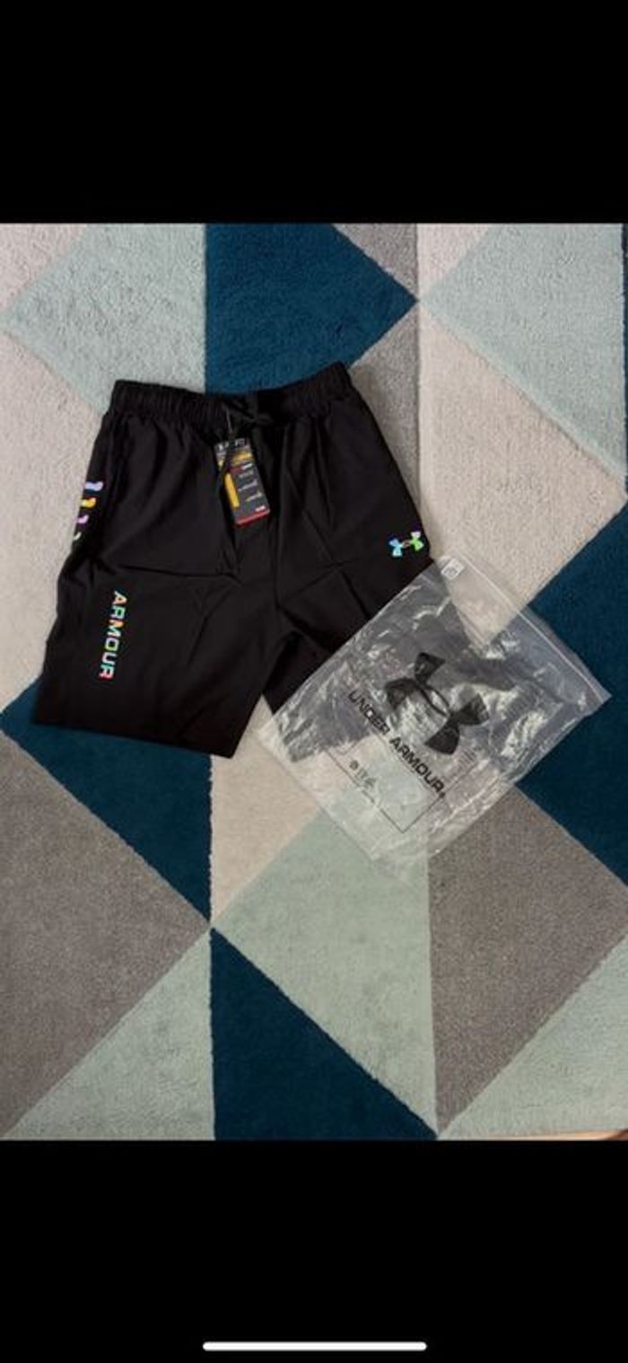Short Under Armour Fluorescent Taille L