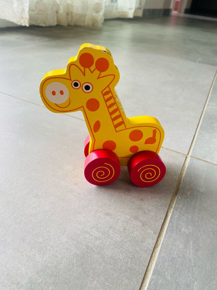 Girafe en bois à tirer