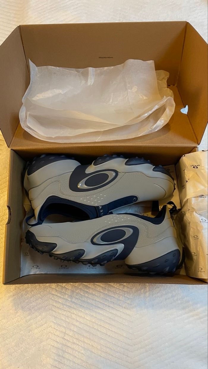 Oakley Flesh Slip-On – Gris/Marine – Taille 44 – Neuf - photo numéro 2